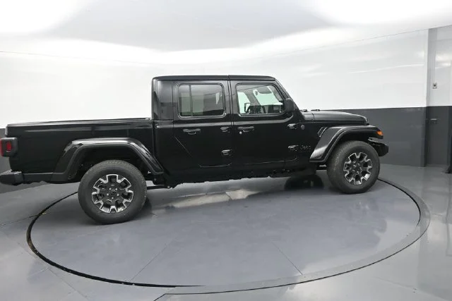 New 2026 Black Clear-Coat Exterior Paint Jeep Sahara image 9