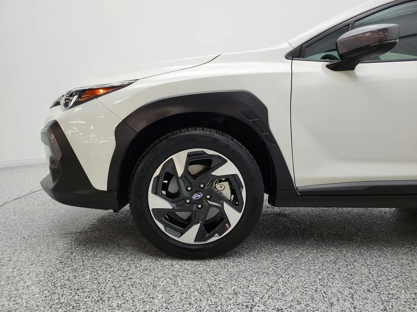 Used 2024 Crystal White Pearl Subaru Limited AWD image 21