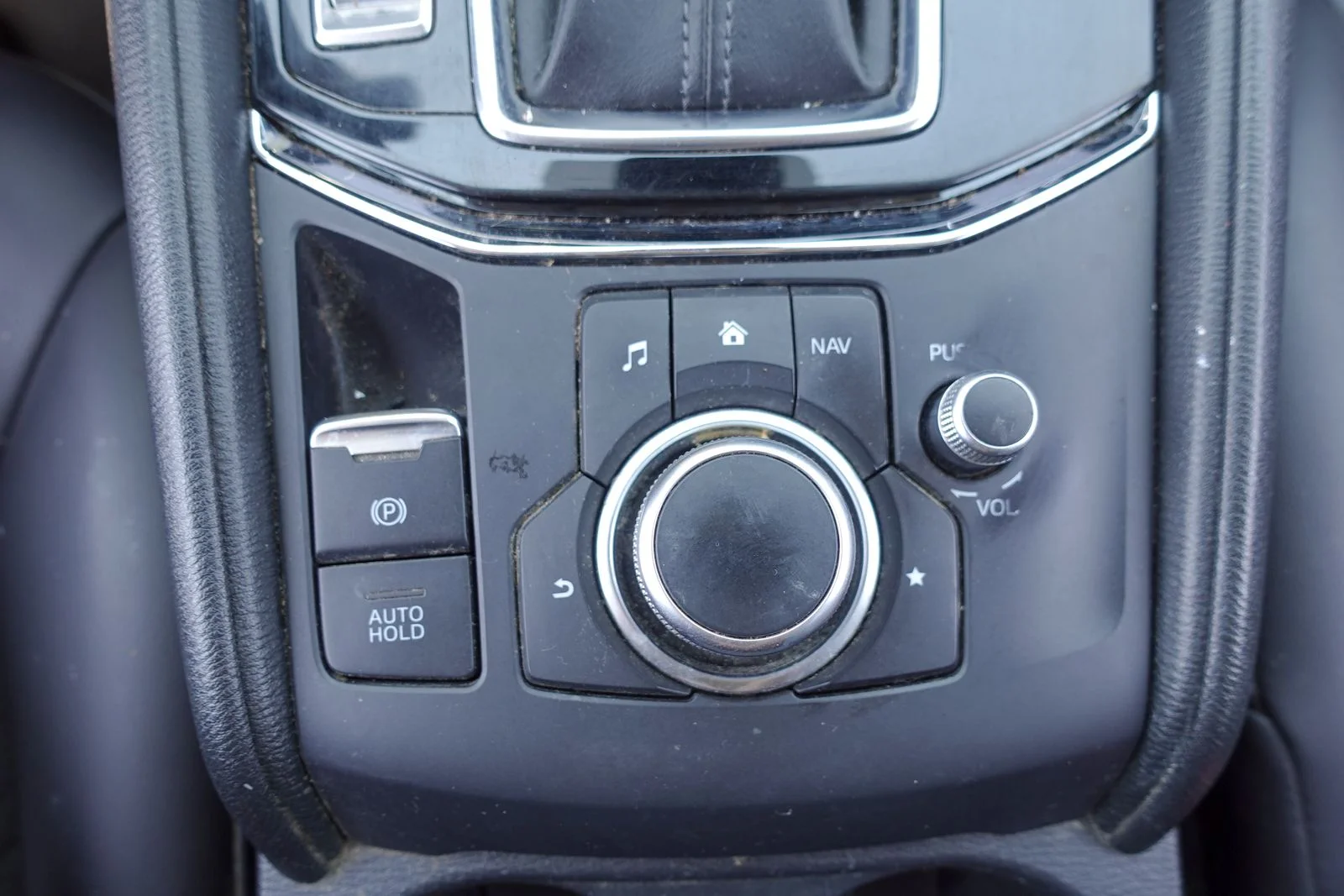 Used 2019 Snowflake White Pearl Mica Mazda Touring image 21