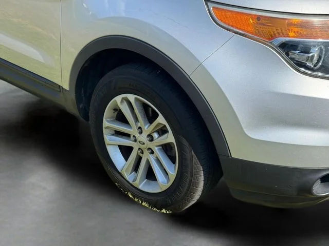 Used 2015 Silver Ford Base image 10