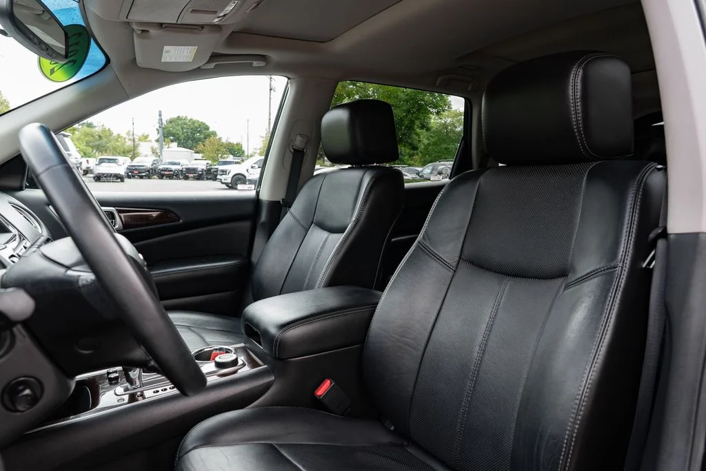 Used 2013 Black Nissan Platinum image 22