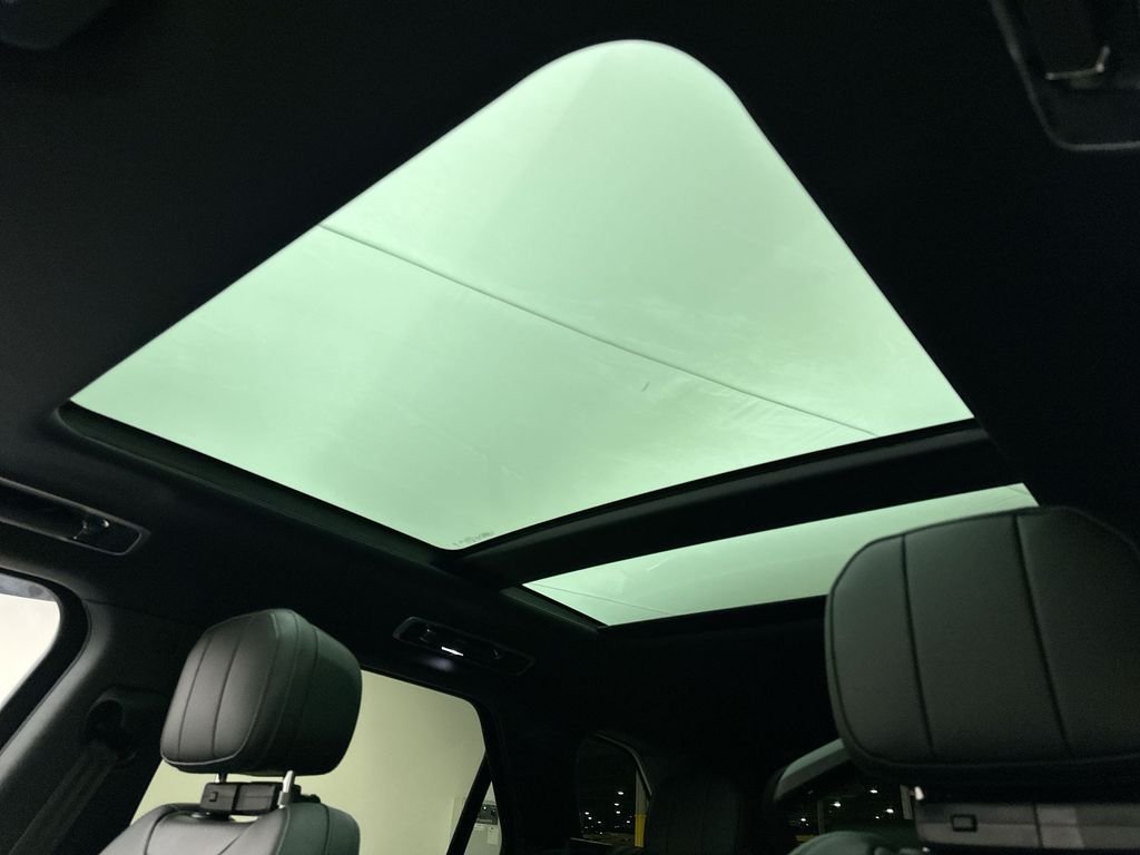 New 2026 Borasco Grey LAND ROVER SE image 19