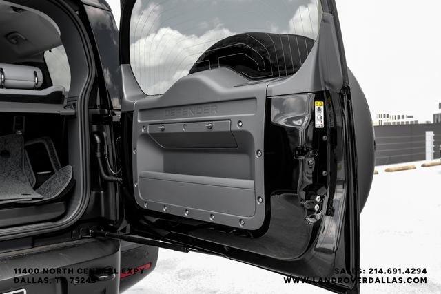 New 2026 Santorini Black Land Rover X-Dynamic SE image 49