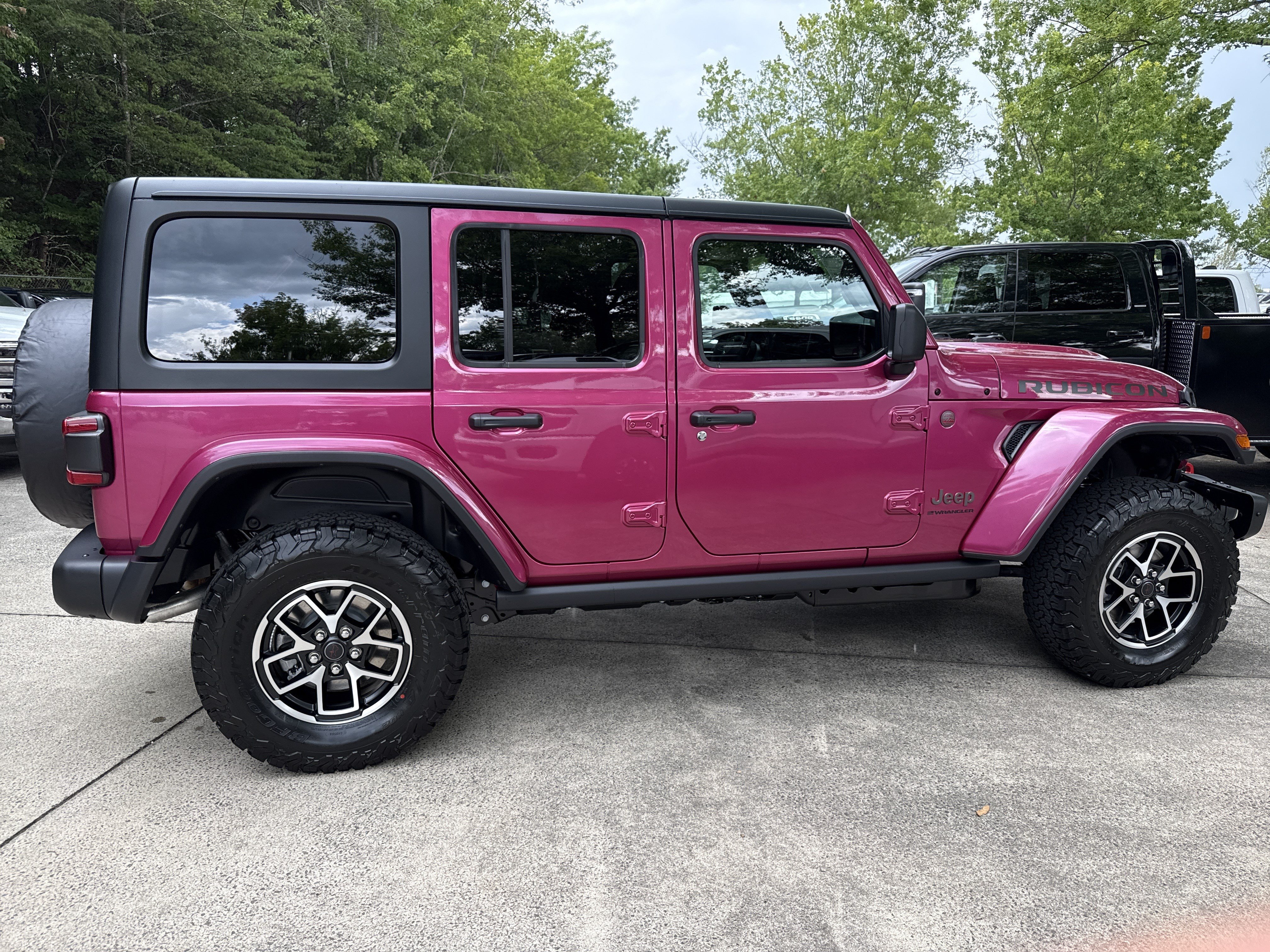 New 2026 Tuscadero Pearlcoat Jeep Rubicon image 8