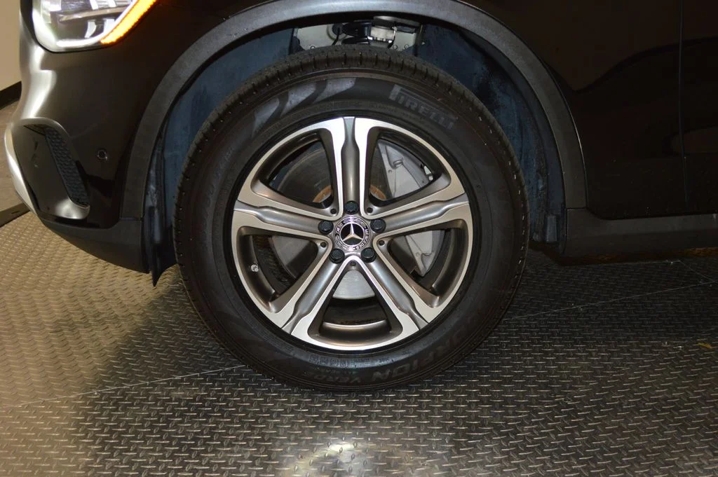 Used 2022 Black Mercedes-Benz GLC 300 image 13