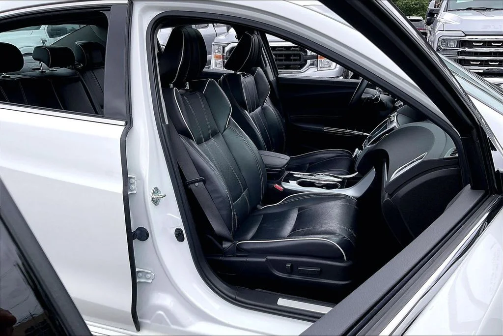 Used 2020 Platinum White Pearl Acura 3.5L Technology Pkg image 6