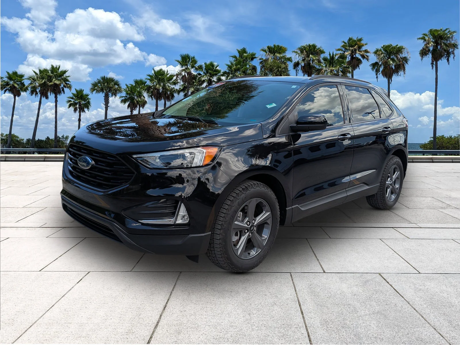 Used 2024 Agate Black Metallic Ford SEL image 3
