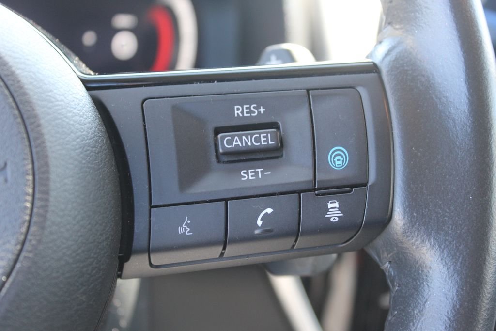 Used 2023 Gray Nissan Platinum image 30