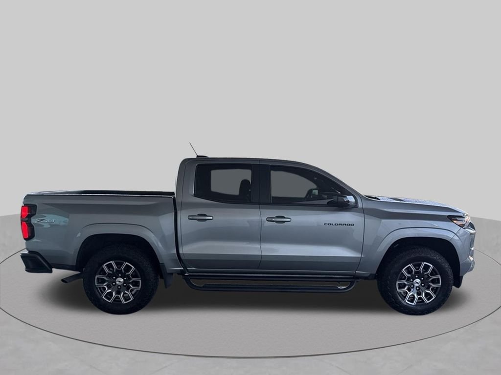 Used 2025 Gray Chevrolet Z71 image 10