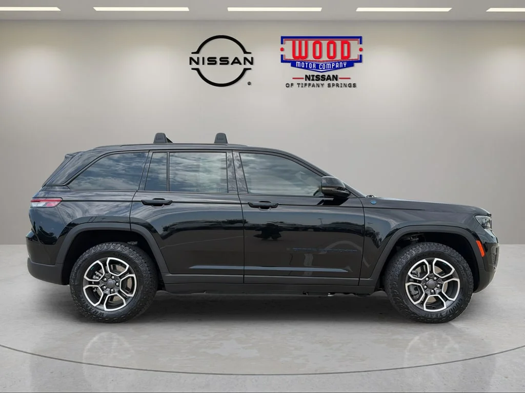 Used 2022 Diamond Black Crystal Pearlcoat Jeep Trailhawk 4xe image 2