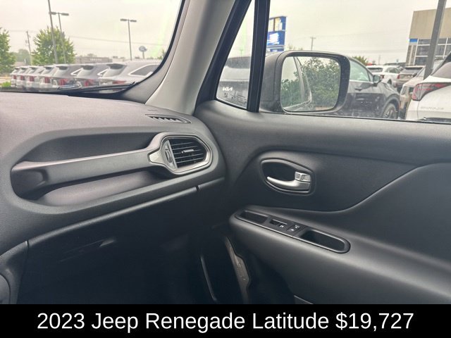 Used 2023 Graphite Gray Jeep Latitude image 19