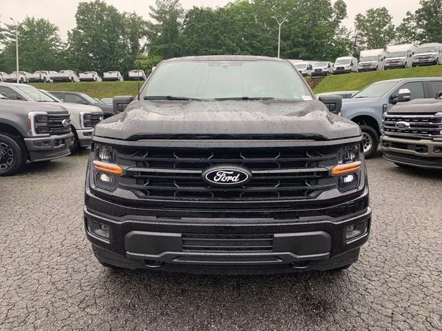 New 2026 Black Ford XLT image 3