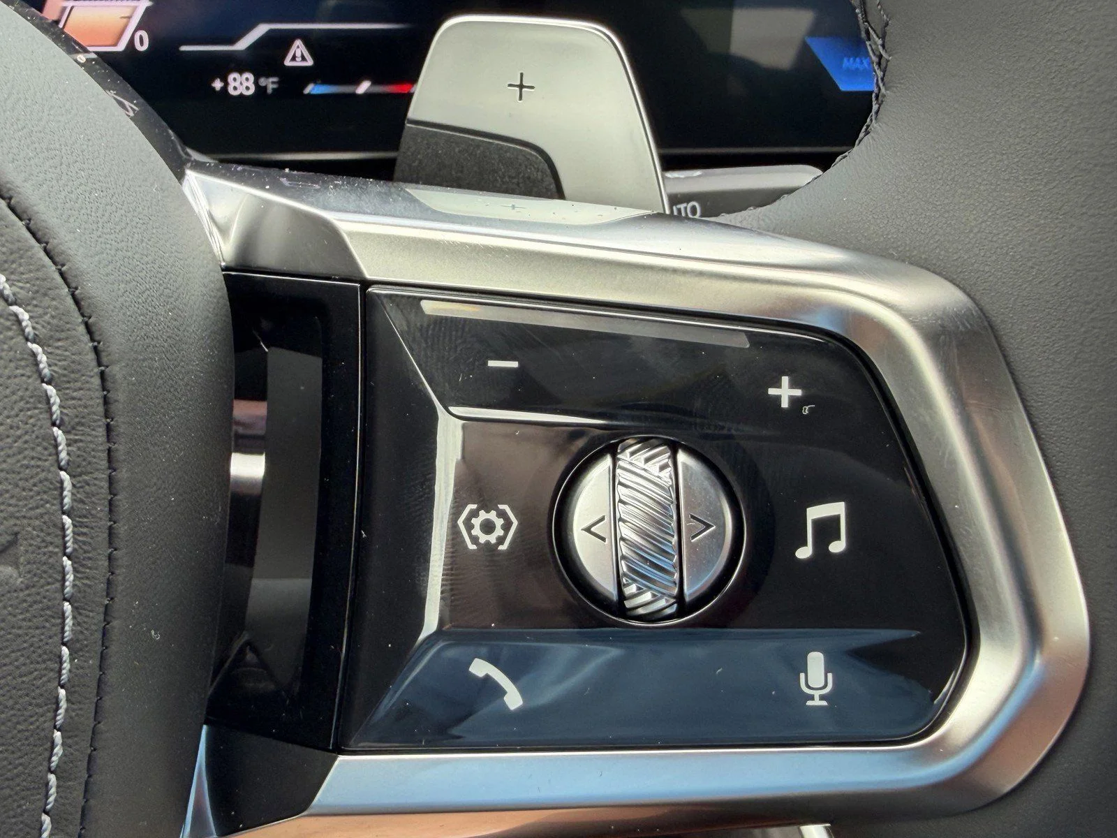 New 2026 Mineral White Metallic BMW 740i image 37