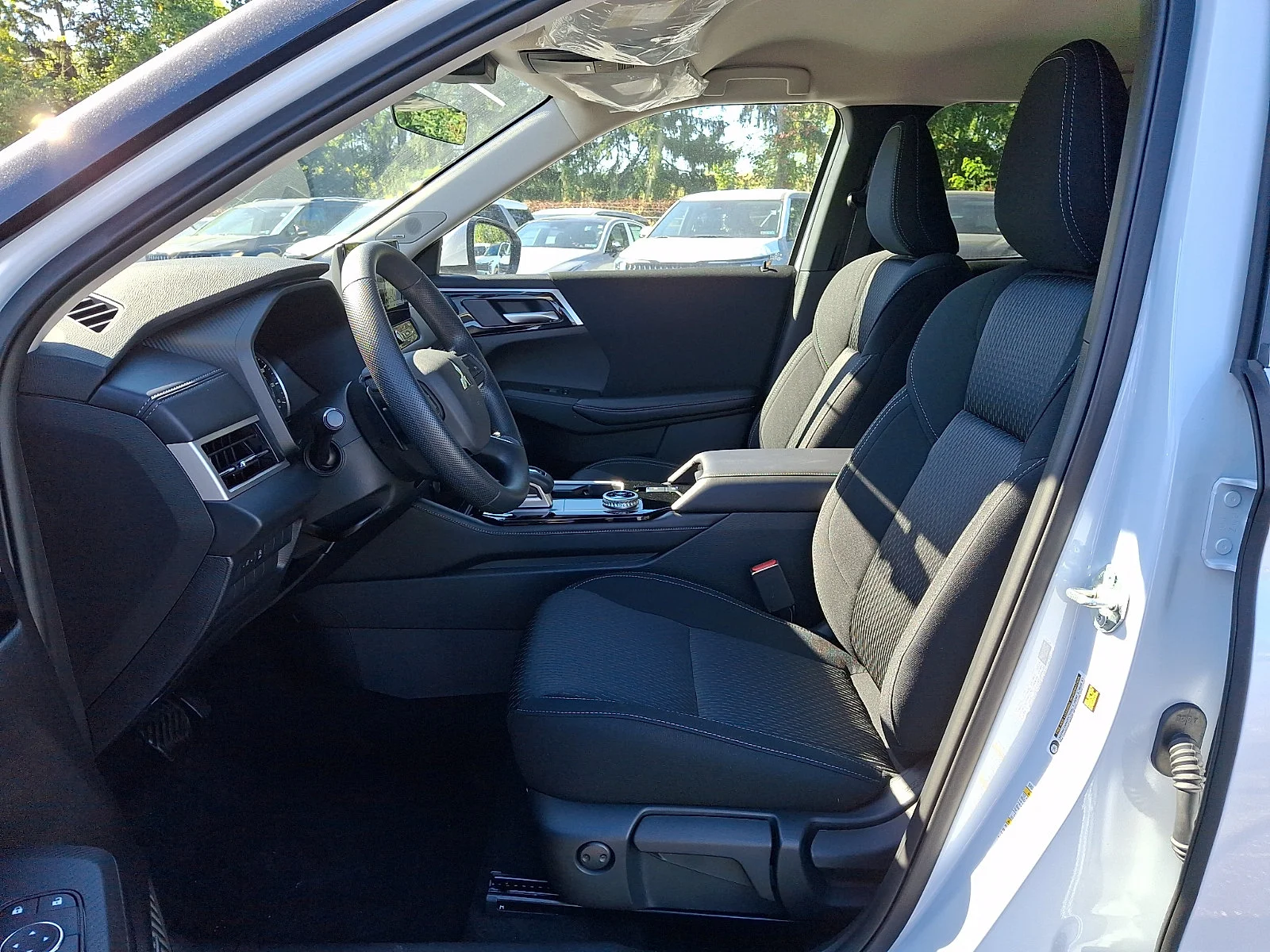 New 2026 White Mitsubishi ES image 13