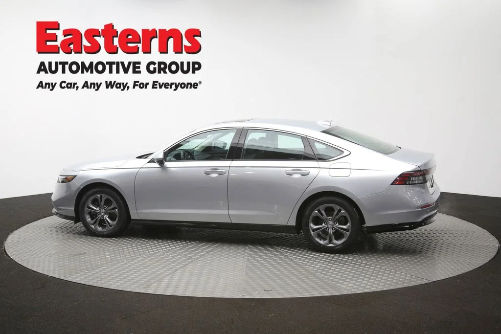 Used 2025 Silver Honda EX-L image 57