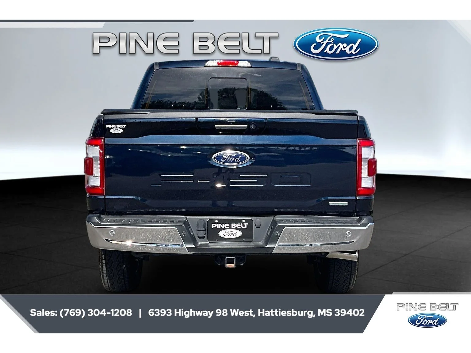 Used 2022 Antimatter Blue Metallic Ford LARIAT image 4
