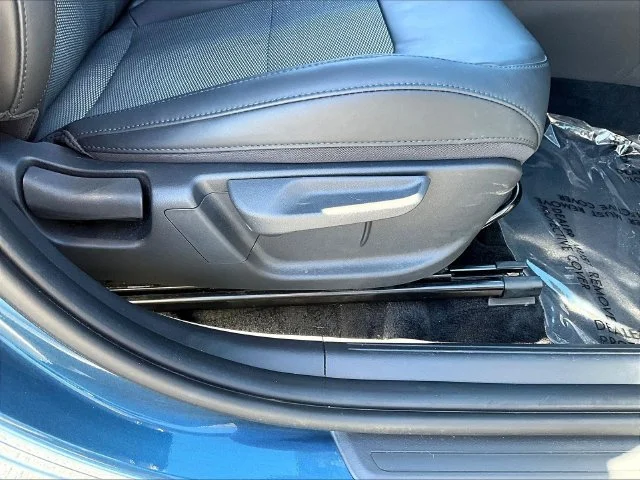 Used 2024 Blue Kia Wind image 34