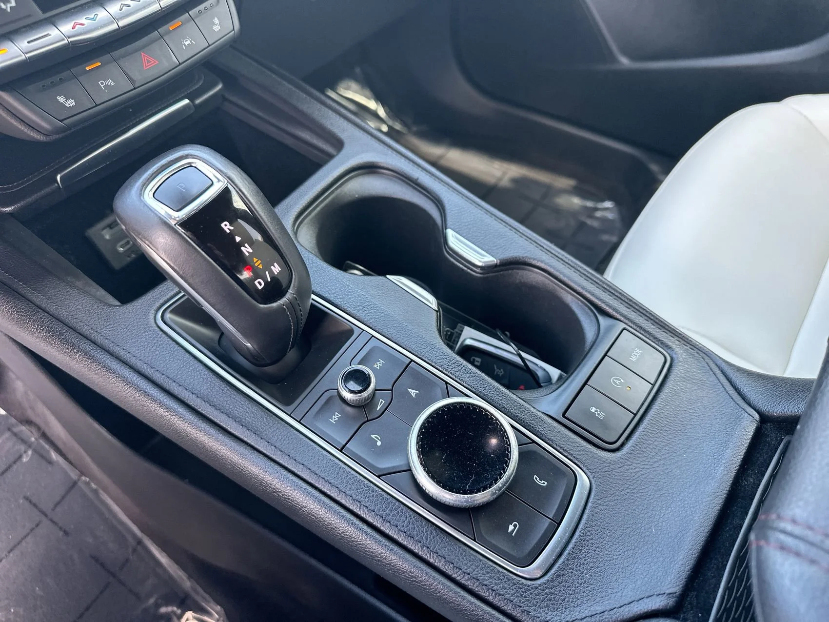 Used 2019 Atlantic Metallic Cadillac FWD Sport image 21