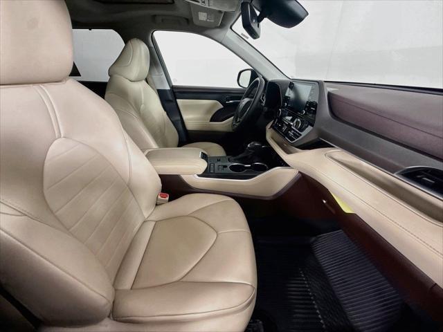 Certified Used 2021 MAGNETIC GRAY MET. Toyota  image 45