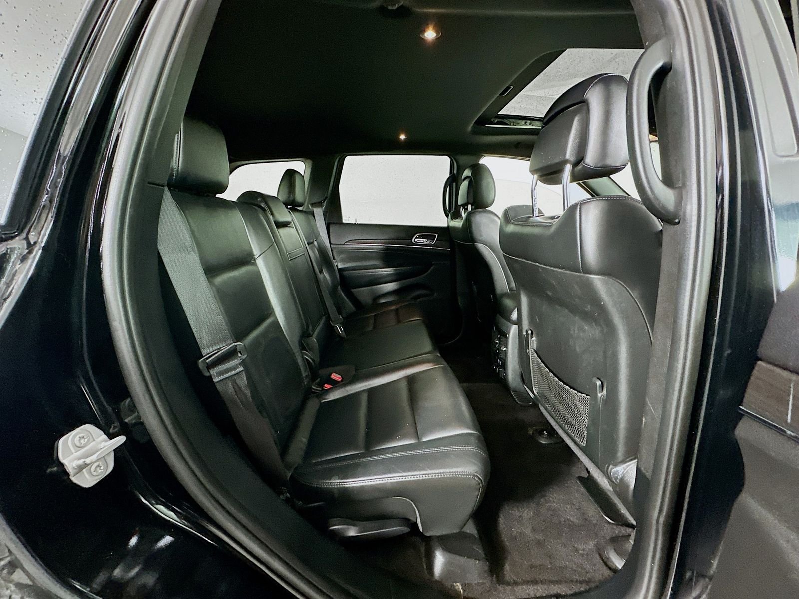 Used 2018 Diamond Black Jeep Limited image 27