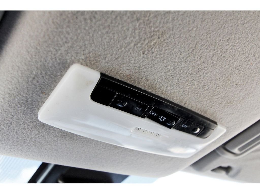Used 2024 White Nissan 1.6 SV image 23