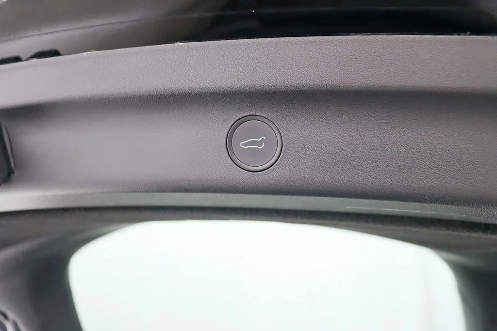 Used 2022 Black Tesla Long Range image 37