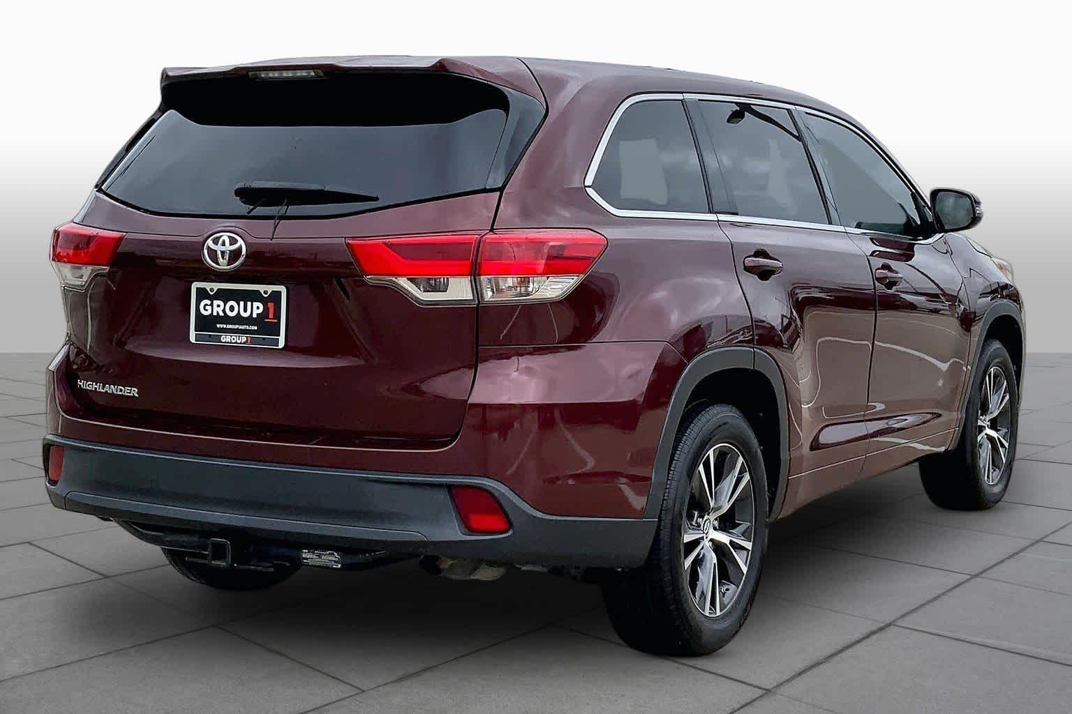 Used 2018 Ooh La La Rouge Mica Toyota LE image 13