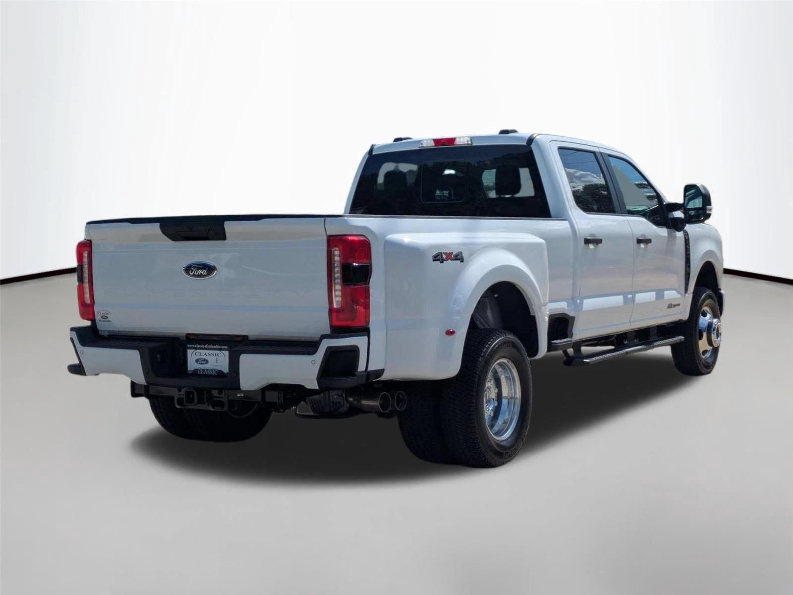 New 2026 Oxford White Ford F-350® XL image 5