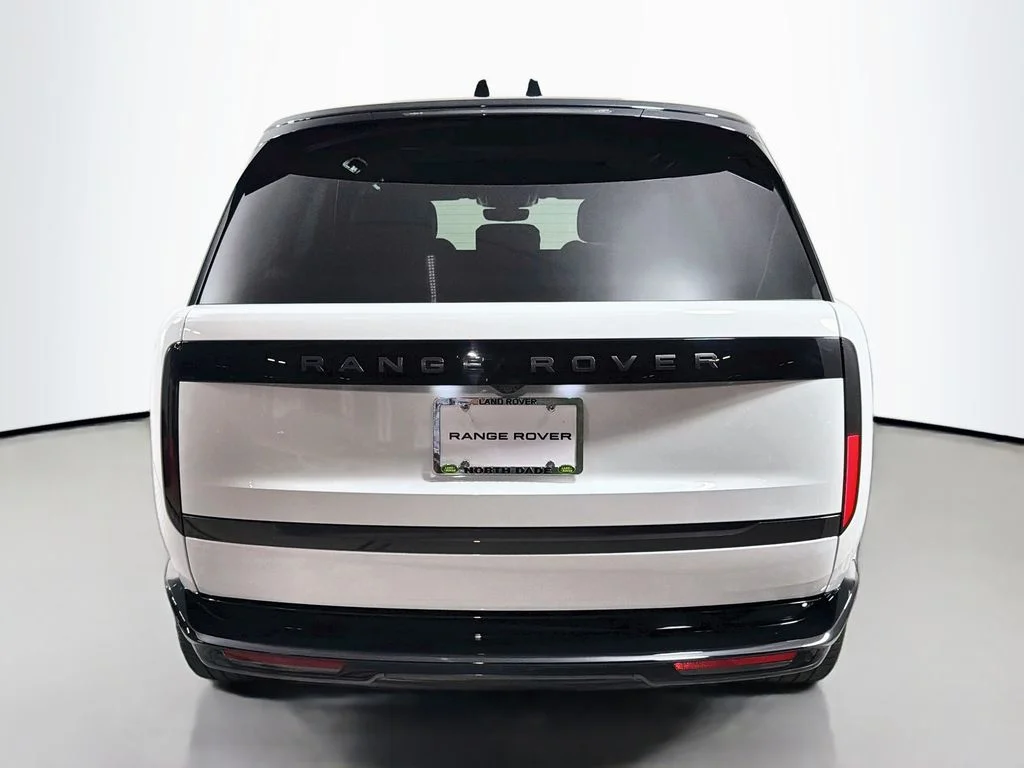 Used 2025 White Land Rover SE image 6