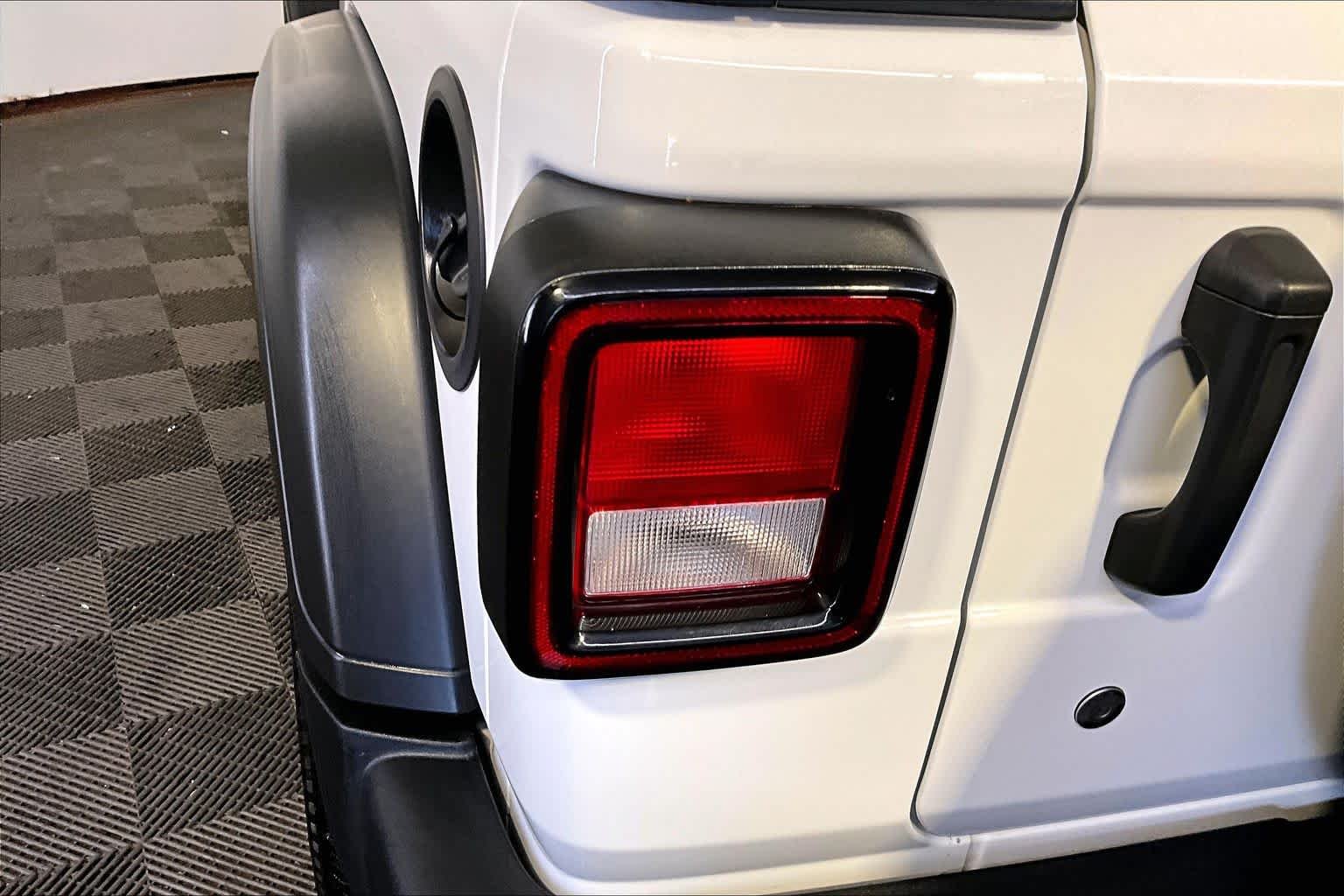 Used 2020 Bright White Clearcoat Jeep Sport S image 27