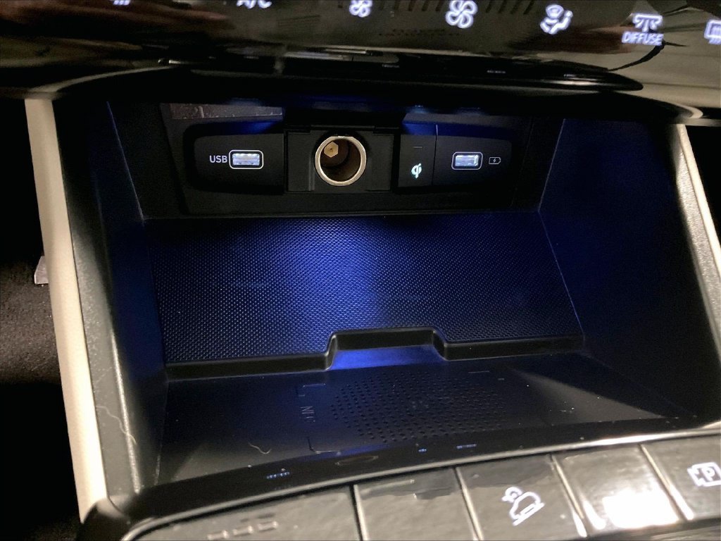 Used 2024 Black Hyundai SEL Convenience image 28