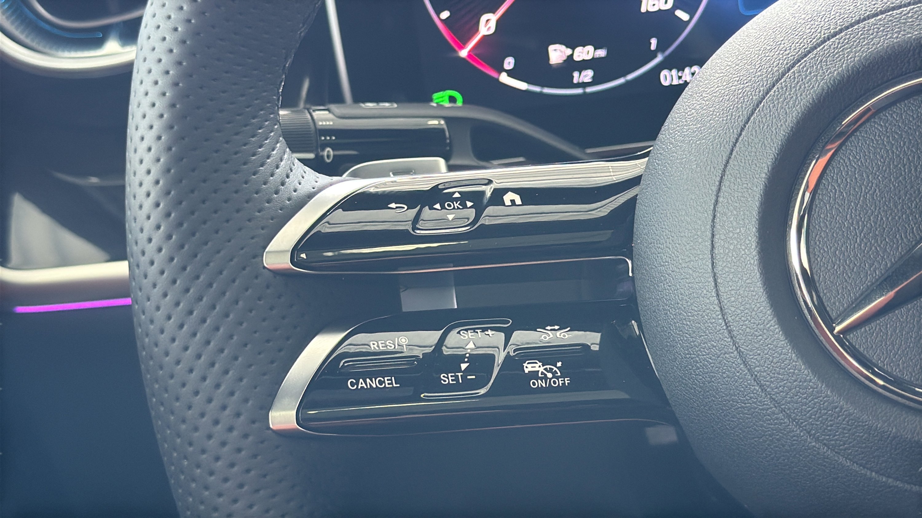 New 2026 Graphite Grey Metallic Mercedes-Benz GLC 300 image 29