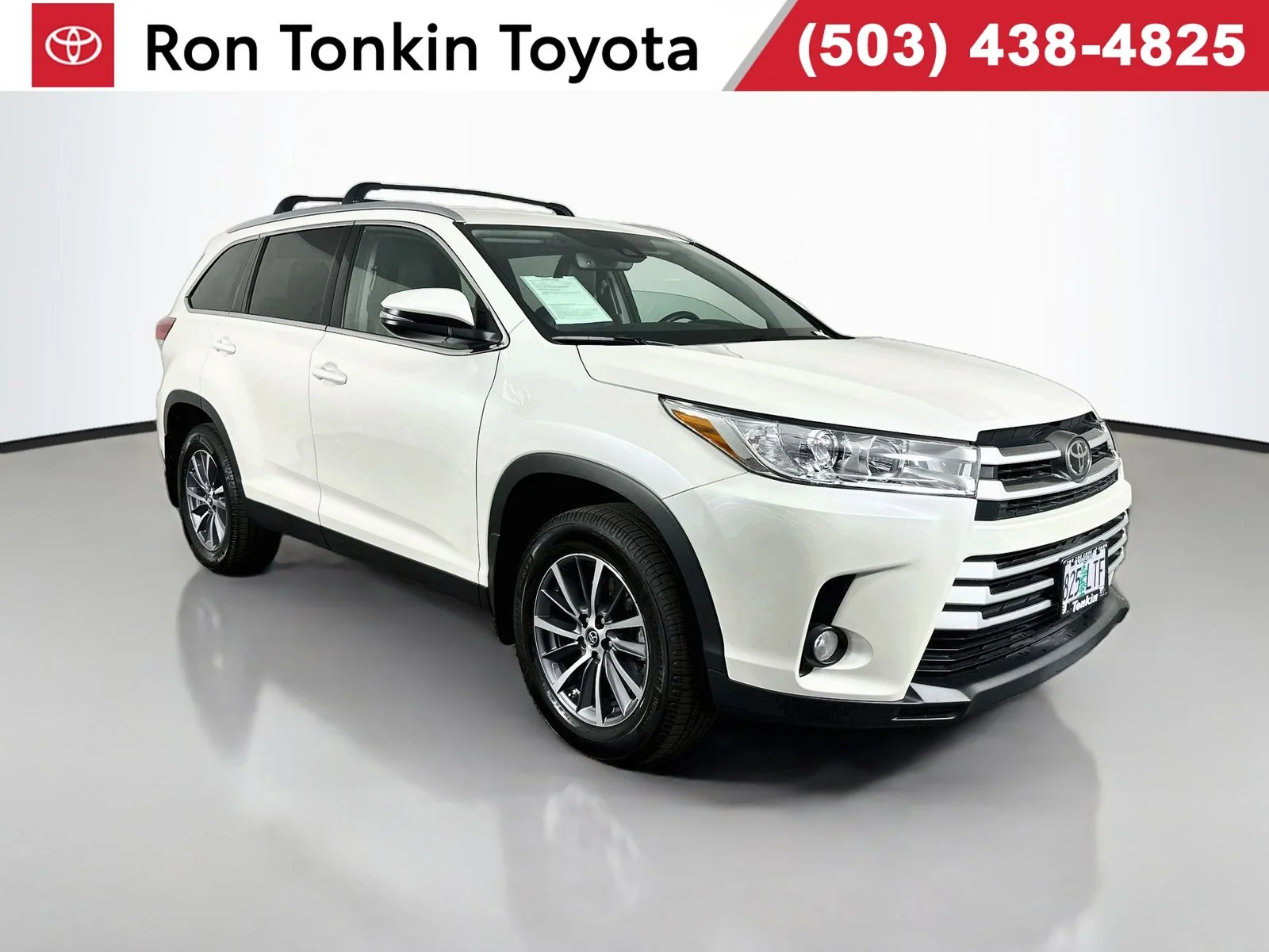 Used 2019 White Toyota XLE image 1