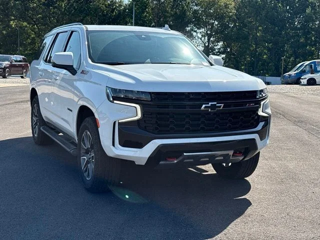 Used 2024 White Chevrolet Z71 image 1