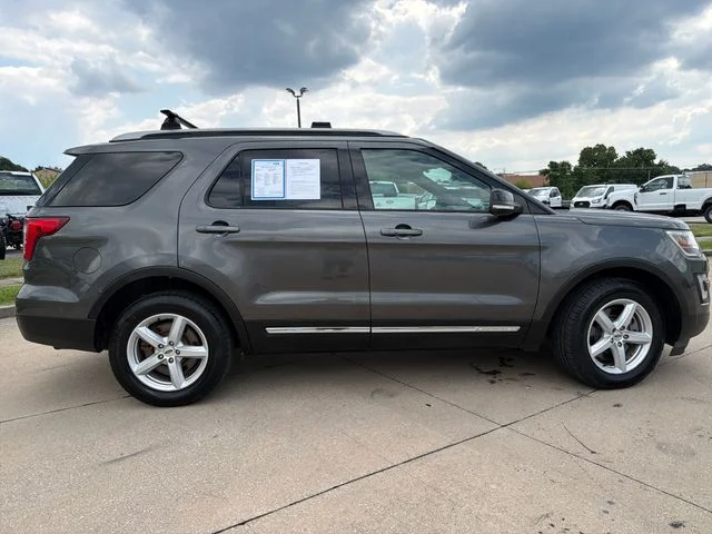 Used 2017 Gray Ford XLT image 8