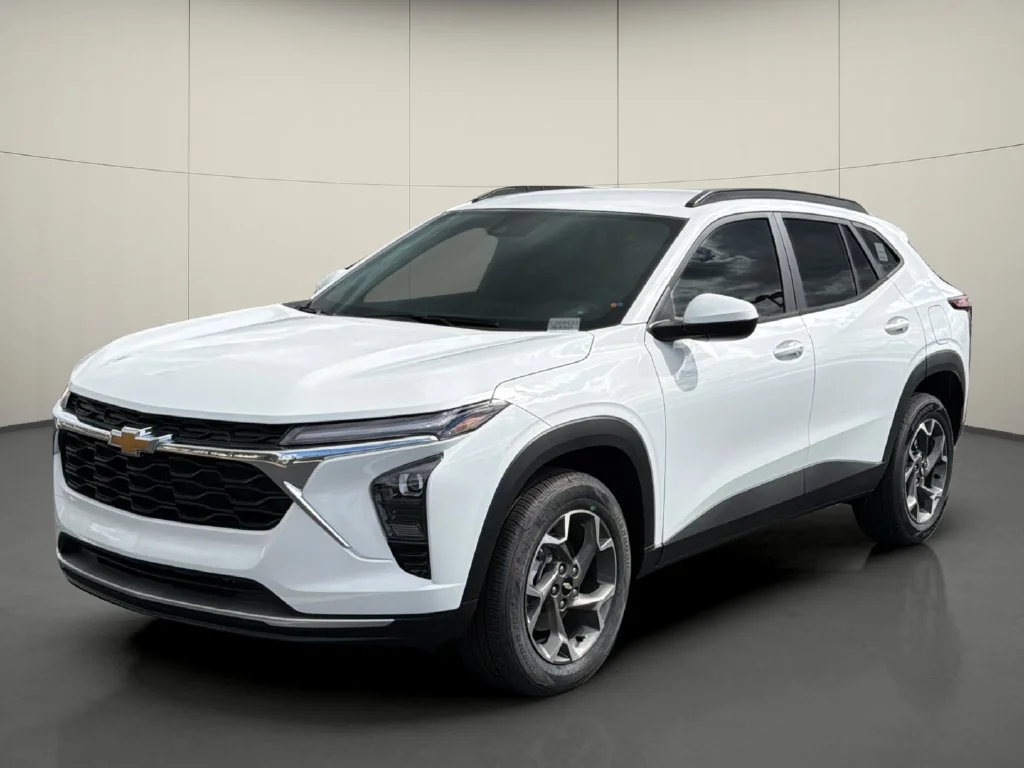 New 2026 Summit White Chevrolet LT image 3