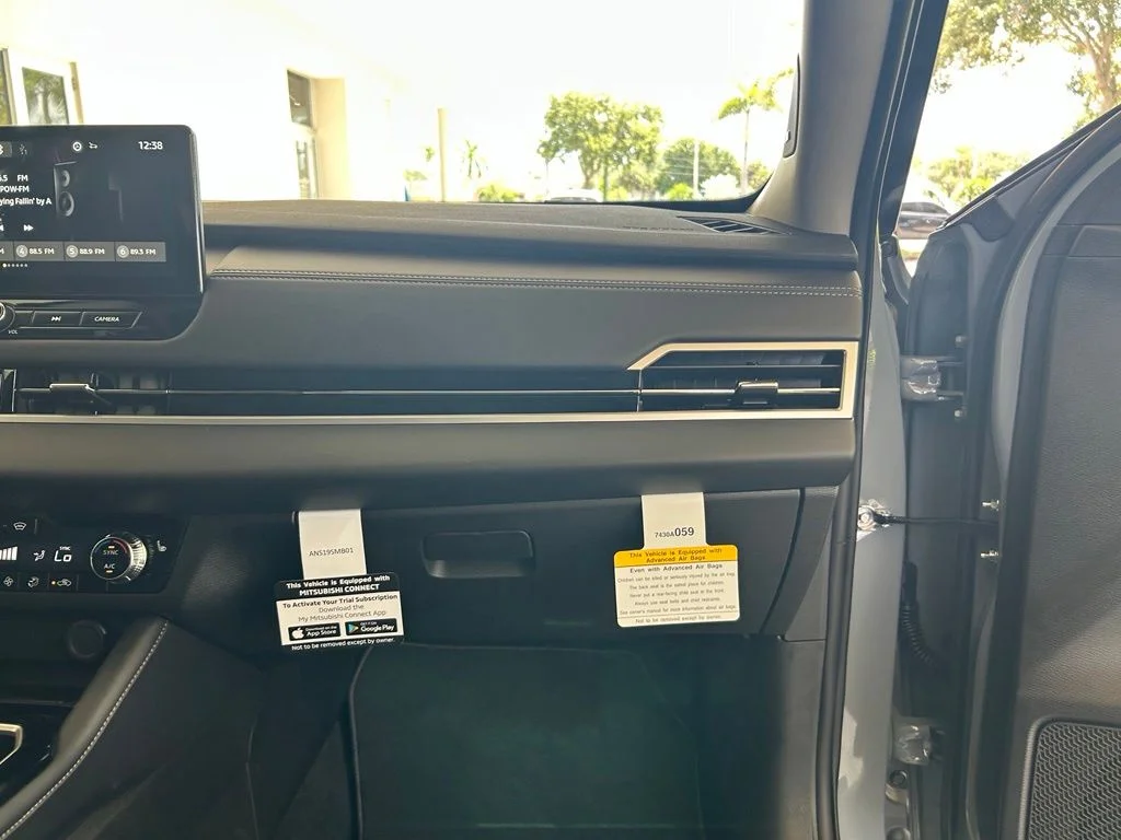 New 2026 Gray Mitsubishi SE S-AWC image 24