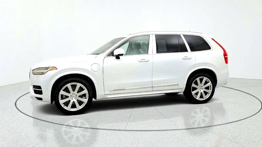 Used 2017 Crystal White Pearl Volvo T8 eAWD Plug-In Hybrid 7-Passenger Excellence image 8