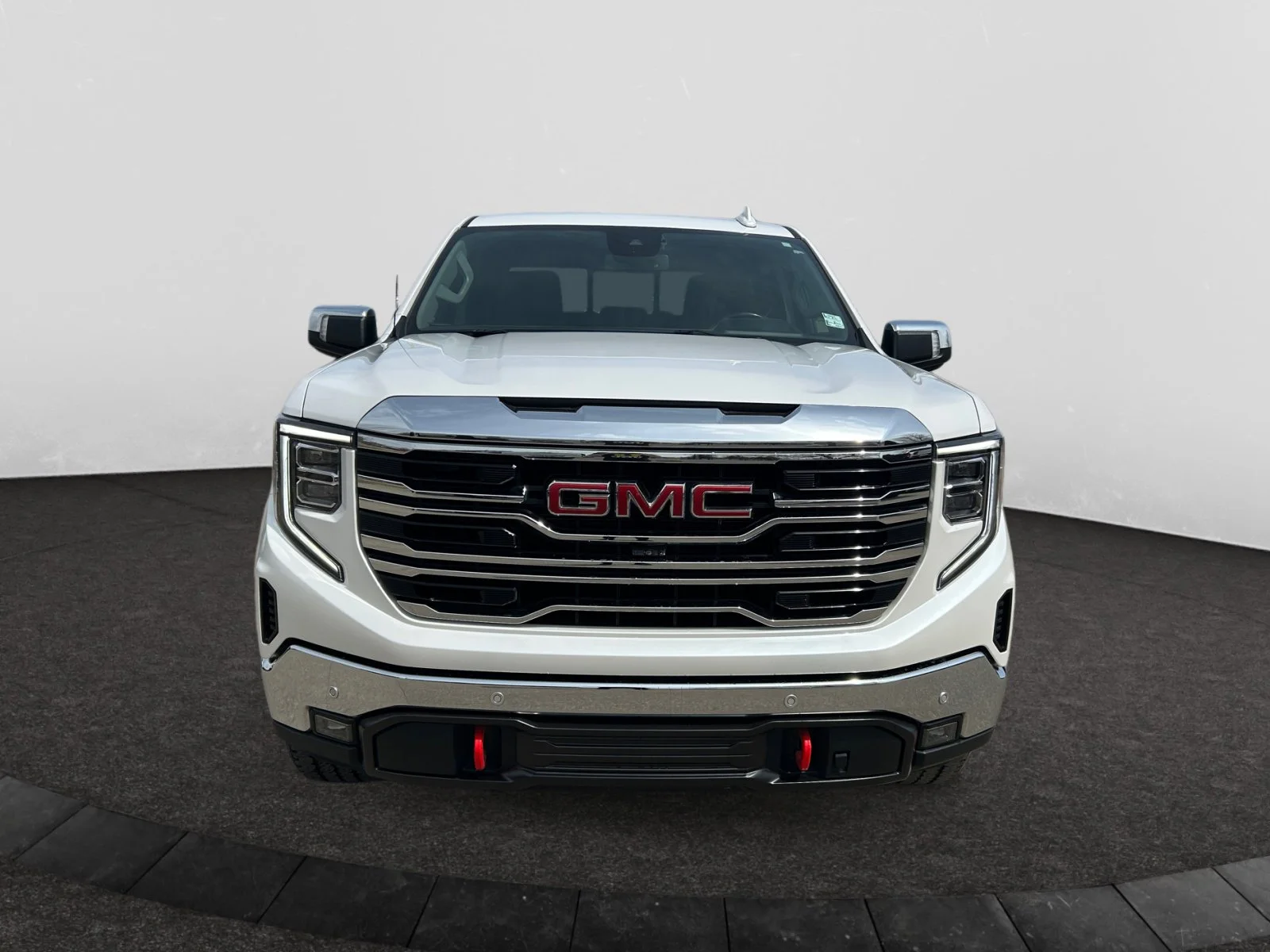 Used 2022 White GMC SLT Crew Cab image 8