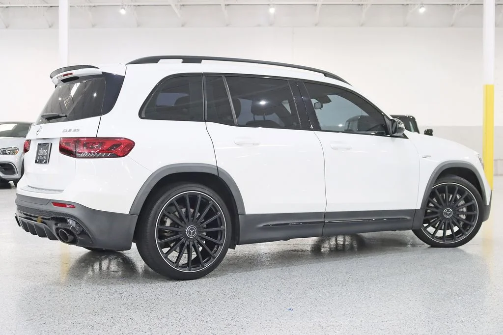Used 2022  Mercedes-Benz GLB 35 AMG® image 9