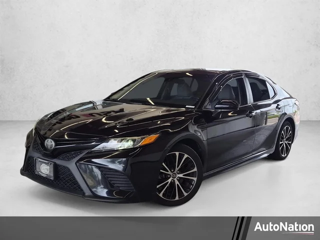 2020 Toyota Camry SE