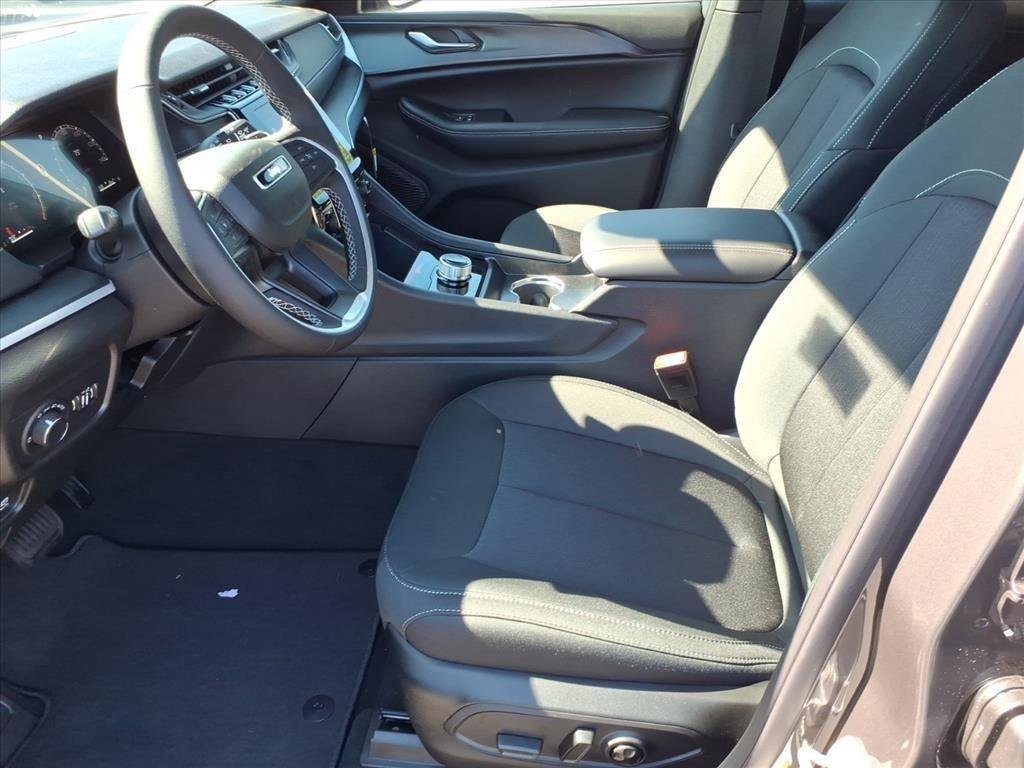 New 2026 Baltic Gray Metallic Clear-Coat Exterior Paint Jeep Laredo image 3