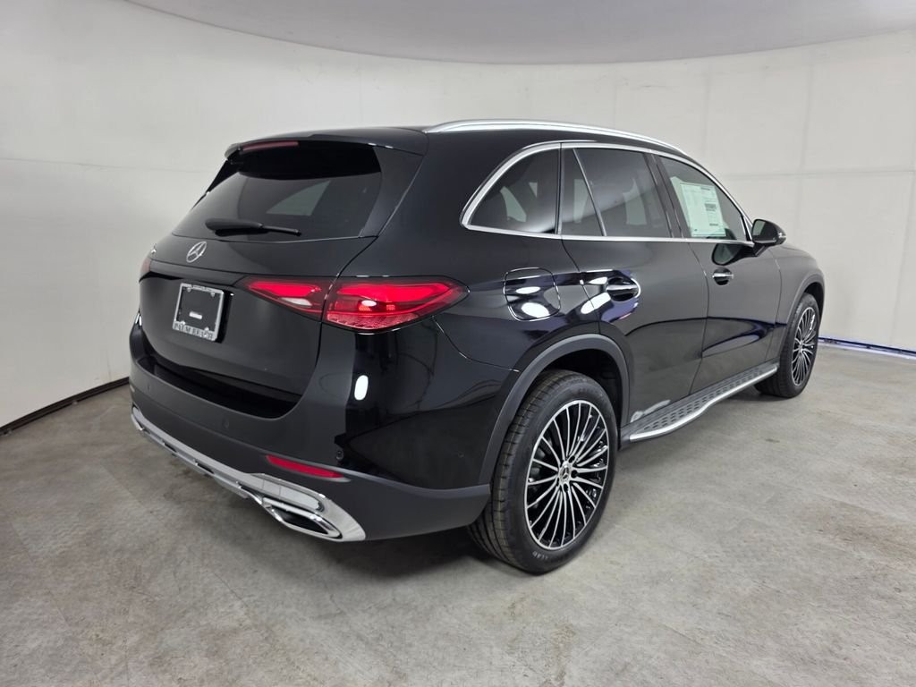 New 2026 Black Mercedes-Benz GLC 300 image 4