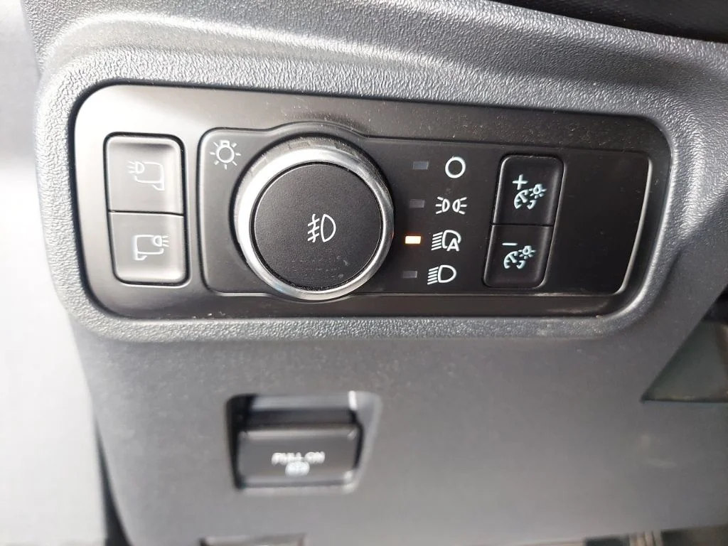 Used 2023 Blue Ford Outer Banks image 17