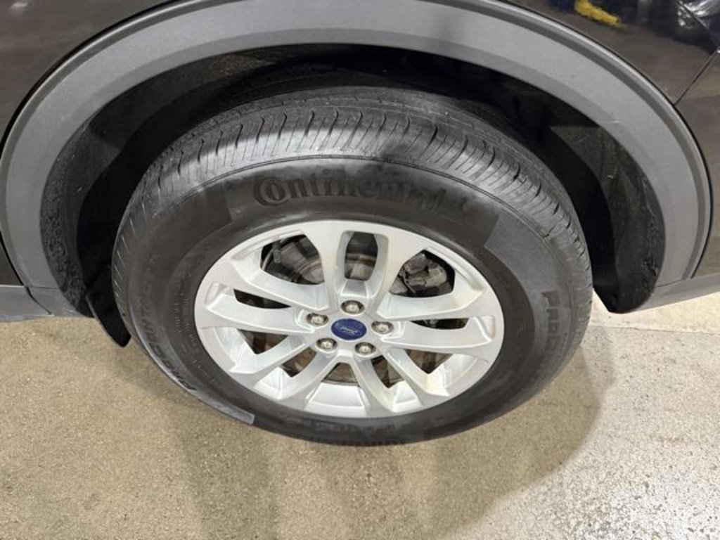 Used 2022 Agate Black Ford SE image 30