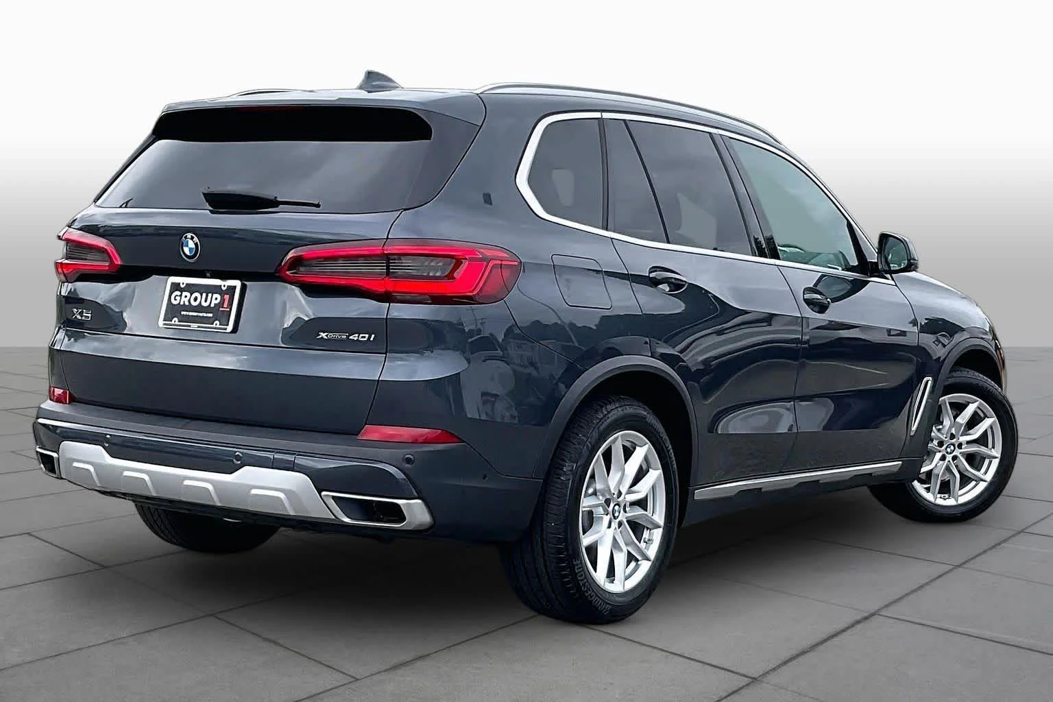 Used 2019 Arctic Gray Metallic BMW xDrive40i image 12