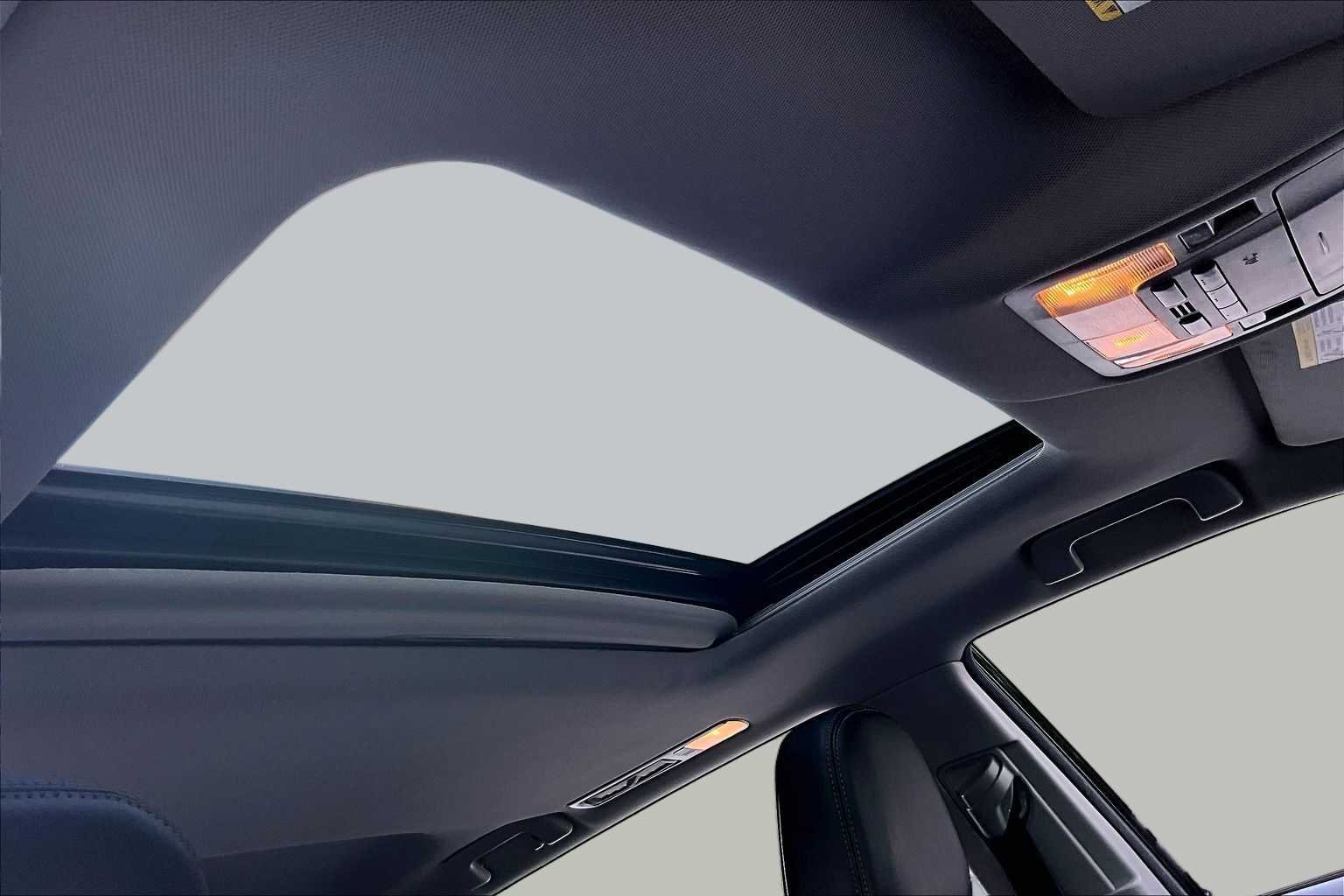 Used 2018 Midnight Black Metallic Toyota XLE image 14