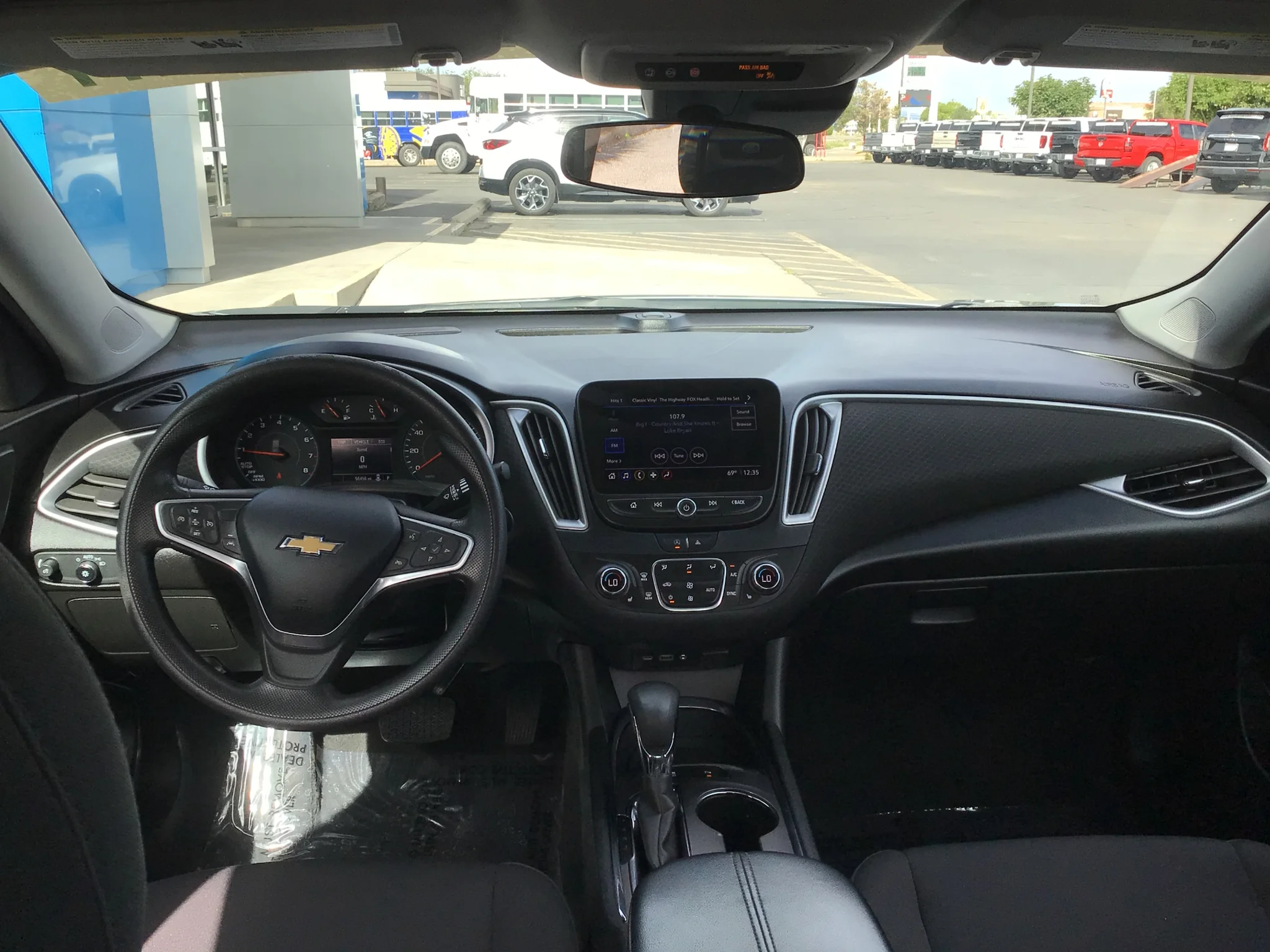 Used 2023 STERLING GRAY METALLIC Chevrolet LT image 19