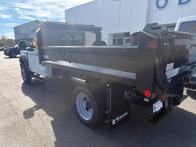 New 2027 Oxford White Ford F-550® XL image 25