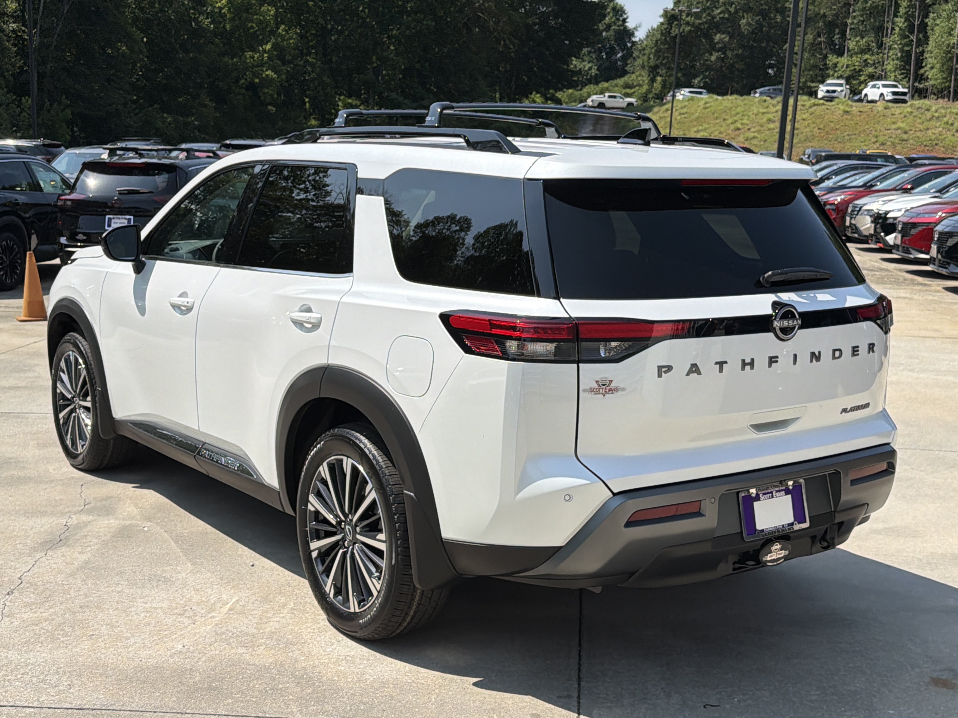 New 2026 Everest White Pearl Tricoat Nissan Platinum image 6